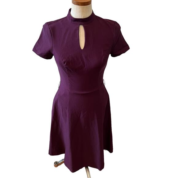 ModCloth plum keyhole detail fit and flare short sleeve dress S - Picture 1 of 6